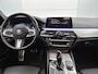 BMW 5-Serie 530e iPerformance M Sport | 340 PK! | Automaat | 360 Camera | Navigatie | Bowers & Wilkins Surround | Soft Close | Zonnescherm |  Sfeerverlichting | Adaptieve Cruise Control | Leder | Memory Seats | Heads Up Display | Climate Control | Stoel- Stuurverwarming | Elektrische Achterklep | 664M 19" Lichtmetalen Velgen! |