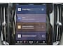 Volvo XC60 T8 Recharge AWD Ultra Black Edition - LONG RANGE - Luchtvering - Panorama/schuifdak - IntelliSafe Assist & Surround - 360º Camera - Adaptieve LED koplampen - Verwarmde voorstoelen & stuur - Parkeersensoren voor & achter - Elektr. bedienb. voorstoelen met geheugen - Head up display - Draadloze tel. lader - Extra getint glas - 21' LMV