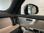 Volvo XC90 T8 AWD Recharge Ultra Dark | Vol! | Luchtvering | Bowers & Wilkins | 455pk | Alcantara hemel | 360° Camera | Head-Up Display | Lederen zonnekleppen en handgrepen | Adaptieve Cruise Control | Stoelverwarming voor+achter | Stuurwielverwarming | 22 Inch | Sc