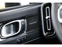 Volvo XC40 2.0 B4 Plus Dark | Trekhaak | Adaptive Cruise Control | Dode hoek detectie BLIS | Harman/Kardon audio | Elektrische stoelverstelling | Stoel- en stuurverwarming | Verwarmde Voorruit |