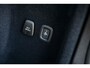 Volvo V60 2.0 T6 Plug-in hybrid AWD Plus Dark | Trekhaak | Adaptive Cruise Control | Panoramadak | 360 Camera | Harman/Kardon | Stuurverwarming | Stoelverwarming voor & achter | Power Seats | Sportstoelen |