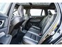 Volvo V60 2.0 T6 Plug-in hybrid AWD Plus Dark | Trekhaak | Adaptive Cruise Control | Panoramadak | 360 Camera | Harman/Kardon | Stuurverwarming | Stoelverwarming voor & achter | Power Seats | Sportstoelen |