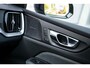 Volvo V60 2.0 T6 Plug-in hybrid AWD Plus Dark | Trekhaak | Adaptive Cruise Control | Panoramadak | 360 Camera | Harman/Kardon | Stuurverwarming | Stoelverwarming voor & achter | Power Seats | Sportstoelen |