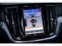 Volvo V60 2.0 T6 Plug-in hybrid AWD Plus Dark | Trekhaak | Adaptive Cruise Control | Panoramadak | 360 Camera | Harman/Kardon | Stuurverwarming | Stoelverwarming voor & achter | Power Seats | Sportstoelen |