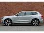Volvo XC60 T6 Plug-in hybrid AWD Ultra Dark | Trekhaak | Panoramadak | 360 Graden Camera | Harman Kardon | Standkachel | 20'' Lichtmetalen Velgen | Elektrisch Verstelbare Voorstoelen | Head-Up Display
