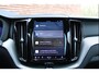 Volvo XC60 T6 Plug-in hybrid AWD Ultra Dark | Trekhaak | Panoramadak | 360 Graden Camera | Harman Kardon | Standkachel | 20'' Lichtmetalen Velgen | Elektrisch Verstelbare Voorstoelen | Head-Up Display