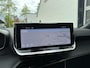 Peugeot 2008 1.2 Turbo 100 PK Allure | Digitaal Instrumentarium | HD Camera | Parkeersensoren Voor + Achter | Full Screen Navigatie | LED Verlichting | Climate Control | Lichtmetalen Velgen |
