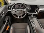Volvo V60 2.0 T4 Momentum Pro | Cruise Control | Parkeercamera | Parkeersensoren voor + achter | 18 Inch velgen | Navi | DAB+ Radio |