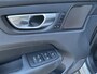 Volvo XC60 2.0 T6 Plug-in hybrid AWD Ultra Dark Luchtvering / Head-up display / 360 camera / panorama dak / trekhaak / 20 inch wielen / stoel- en stuurverwarming / Harman Kardon audio