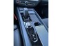 Volvo XC60 2.0 T6 Plug-in hybrid AWD Ultra Dark Luchtvering / Head-up display / 360 camera / panorama dak / trekhaak / 20 inch wielen / stoel- en stuurverwarming / Harman Kardon audio