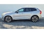 Volvo XC60 2.0 T8 PHEV AWD Ultra Dark Luchtvering - Bowers Wilkins Sound - 22 Licht metalen Wielen - Gelamineerde zijruiten - Massage functie voorstoelen - Alarm - Climate - RC20 Lederen interieur