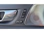 Volvo XC60 2.0 T8 PHEV AWD Ultra Dark Luchtvering - Bowers Wilkins Sound - 22 Licht metalen Wielen - Gelamineerde zijruiten - Massage functie voorstoelen - Alarm - Climate - RC20 Lederen interieur