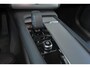 Volvo XC90 T8 Recharge AWD Plus Bright - LONG RANGE - Panorama/schuifdak - IntelliSafe Assist & Surround - 360º Camera - Harman/Kardon audio - Adaptieve LED koplampen - Verwarmde voorstoelen, stuur & achterbank - Parkeersensoren voor & achter - Elektr. bedienb. voorstoelen met geheugen - Head up display - Draadloze tel. lader - Extra getint glas - 20' LMV
