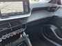 Peugeot 208 1.2 PureTech Allure Pack 100 PK | Parkeercamera | Cruise Control | Climatronic Airco | Navigatie | Zeer chique in wijnrood metallic Pearl lak !