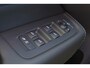 Volvo XC60 T8 Recharge AWD Plus Black Edition - LONG RANGE - Luchtvering - Panorama/schuifdak - IntelliSafe Assist & Surround - 360º Camera - Adaptieve LED koplampen - Verwarmde voorstoelen, stuur & achterbank - Parkeersensoren voor & achter - Elektr. bedienb. voorstoelen met geheugen - Head up display - Draadloze tel. lader - Extra getint glas - 21' LMV