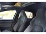 Volkswagen Golf 1.5 eTSI R-Line Business Navi/Camera/Keyless/Virtual/Sfeerverlichting/IQ/Matrix/Panoramadak/H-leder/18Inch