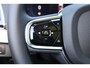Volvo XC90 T8 Recharge AWD Ultimate Dark - Luchtvering - Panorama/schuifdak - IntelliSafe Assist & Surround - 360º Camera - Verwarmde voorstoelen, stuur & achterbank - Parkeersensoren voor & achter - Elektr. bedienb. voorstoelen met geheugen - Head up display - Draadloze tel. lader - Extra getint glas - Elektr. inklapbare trekhaak - 20' LMV