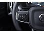 Volvo XC40 2.0 B4 Business Edition | 2000 kg trekgewicht | Extra getint glas | Adaptieve cruise control | 19" Lichtmetalen velgen |
