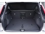 Volvo XC40 2.0 B4 Business Edition | 2000 kg trekgewicht | Extra getint glas | Adaptieve cruise control | 19" Lichtmetalen velgen |