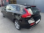 Volvo V40 2.0 D2 Luxury (Camera - LED - Stoelverwarming - Parkeersensoren V+A - Automatische Airco - Navigatie - 17"incl 4S)