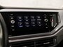 Volkswagen Polo 1.0 TSI Highline Sport Automaat (APPLE CARPLAY, GROOT NAVI, CLIMATE, STOELVERWARMING, SPORTSTOELEN, GETINT GLAS, LM VELGEN, ADAPTIVE CRUISE, NIEUWSTAAT)