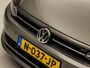 Volkswagen Polo 1.0 TSI Highline Sport Automaat (APPLE CARPLAY, GROOT NAVI, CLIMATE, STOELVERWARMING, SPORTSTOELEN, GETINT GLAS, LM VELGEN, ADAPTIVE CRUISE, NIEUWSTAAT)