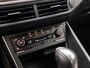 Volkswagen Polo 1.0 TSI Highline Sport Automaat (APPLE CARPLAY, GROOT NAVI, CLIMATE, STOELVERWARMING, SPORTSTOELEN, GETINT GLAS, LM VELGEN, ADAPTIVE CRUISE, NIEUWSTAAT)