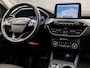 Ford Kuga 2.5 PHEV Titanium Sport 225Pk Automaat (PANORAMADAK, VIRTUAL COCKPIT, APPLE CARPLAY, STUUR/STOELVERWARMING, SPORTSTOELEN, CAMERA, GETINT GLAS, CRUISE, LANE ASSIST, NIEUWSTAAT)