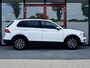 Volkswagen Tiguan 1.5 TSI ACT Comfortline | Navigatie | Stoelverwarming | Dode Hoek Detectie | Airco | Adaptieve Cruise Control | 17'' Lichtmetalen Velgen | Apple Carplay | Android Auto | Privacy Glas | Elektrische Kofferklep | Parkeersensoren |
