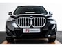BMW X1 xDrive25e M Sport - Elektrisch verwarmde voorstoelen - Sportstoelen - Comfort Access Driving Assistant Plus - Grootlichtassistent - Adaptief M Onderstel - Automatisch dimmende binnenspiegel -