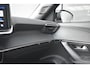 Peugeot e-2008 EV Allure 54 kWh 156pk 3 Fase | Navigatie | Adaptive Cruise | Keyless-Entry | Warmtepomp | Climate Control | 17"LMV | !!