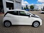 Toyota Aygo X X-PLAY ACHTERUITRIJCAMERA AIRCO APPLE CARPLAY / ANDROID AUTO