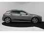 Mercedes-Benz A-klasse 200 Business Solution AMG (PANORAMADAK, STOELVERWARMING, ACHTERUITRIJCAMERA, NAVIGATIE, AUTOMAAT)