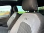 Volkswagen Golf 1.5 TSI Highline Business R Automaat | Panoramadak | Camera | Apple CarPlay/Android Auto | Navi | 18" Velgen | PDC