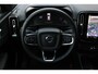 Volvo EX40 Single Motor Extended Range Plus | Elektrisch verstelbare stoelen voor met memory functie | stoelen voor verwarmbaar | Extra getint glas achter | Keyless entry/start | Adaptieve cruise control | Verwarmbaar stuurwiel | Harman Kardon geluidsinstallatie | 19'' lichtmetalen velgen |