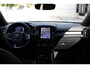 Volvo EX40 Single Motor Extended Range Plus | Elektrisch verstelbare stoelen voor met memory functie | stoelen voor verwarmbaar | Extra getint glas achter | Keyless entry/start | Adaptieve cruise control | Verwarmbaar stuurwiel | Harman Kardon geluidsinstallatie | 19'' lichtmetalen velgen |