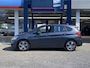 BMW 2-Serie Active Tourer 218i High Executive / Automaat / NL-Auto / Vol-Leder / Harman-Kardon-Audio / Head-Up-Display / 92.000 Km / 1e-Eigenaar / Dealer-Onderhouden / Stoelverwarming / Adaptieve Cruise-Control / Extra Winterset-Lichtmetaal / LED / DAB / Navi / Camera / E-Achterklep / PDC / 16'' LMV / All-Season / ENZ.