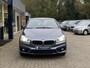 BMW 2-Serie Active Tourer 218i High Executive / Automaat / NL-Auto / Vol-Leder / Harman-Kardon-Audio / Head-Up-Display / 92.000 Km / 1e-Eigenaar / Dealer-Onderhouden / Stoelverwarming / Adaptieve Cruise-Control / Extra Winterset-Lichtmetaal / LED / DAB / Navi / Camera / E-Achterklep / PDC / 16'' LMV / All-Season / ENZ.