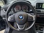 BMW 2-Serie Active Tourer 218i High Executive / Automaat / NL-Auto / Vol-Leder / Harman-Kardon-Audio / Head-Up-Display / 92.000 Km / 1e-Eigenaar / Dealer-Onderhouden / Stoelverwarming / Adaptieve Cruise-Control / Extra Winterset-Lichtmetaal / LED / DAB / Navi / Camera / E-Achterklep / PDC / 16'' LMV / All-Season / ENZ.