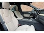 Volvo XC60 T6 AUT80 350PK AWD Plus Dark | Actieve Luchtvering | Panoramisch schuif- / kanteldak | Full-LED Adaptieve Koplampen | 360 Graden Camera | Extra Getint Glas | 20" Lichtmetalen Velgen | Elektrisch verstelbare stoelen met geheugenfunctie | Harman/Kardon Audiosysteem | Stoel- / stuurwielverwarming