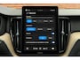 Volvo XC60 T6 AUT80 350PK AWD Plus Dark | Actieve Luchtvering | Panoramisch schuif- / kanteldak | Full-LED Adaptieve Koplampen | 360 Graden Camera | Extra Getint Glas | 20" Lichtmetalen Velgen | Elektrisch verstelbare stoelen met geheugenfunctie | Harman/Kardon Audiosysteem | Stoel- / stuurwielverwarming