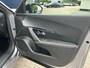 Peugeot 2008 1.2 Hybrid 145 GT € 5500,- DEMO VOORDEEL | Automaat | Navigatie | 360 Graden Camera | 18 Inch Evissa | Keyless Entry | Full LED Verlichting | Zwart Dak | Dode Hoek Detectie | Cruise Control Adaptief | Climate Control | Hoge Zitpositie.
