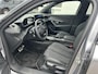 Peugeot 2008 1.2 Hybrid 145 GT € 5500,- DEMO VOORDEEL | Automaat | Navigatie | 360 Graden Camera | 18 Inch Evissa | Keyless Entry | Full LED Verlichting | Zwart Dak | Dode Hoek Detectie | Cruise Control Adaptief | Climate Control | Hoge Zitpositie.