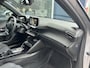 Peugeot 2008 1.2 Hybrid 145 GT € 5500,- DEMO VOORDEEL | Automaat | Navigatie | 360 Graden Camera | 18 Inch Evissa | Keyless Entry | Full LED Verlichting | Zwart Dak | Dode Hoek Detectie | Cruise Control Adaptief | Climate Control | Hoge Zitpositie.