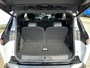 Peugeot e-5008 GT Avantage 73 kWh 3-Fase | 2 stoelen op derde rij | Achterbank in delen neerklapbaar | Achterstoelen verwarmd