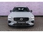 Volvo V60 2.0 T6 Plug-in hybrid AWD Plus Dark | Harman Kardon Audio | Trekhaak | Stoel- / Stuurverwarming Voor + Achter | 360 Camera | Adaptive Cruise | Long Range | Google | Carplay | Dodehoekdetectie