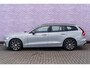 Volvo V60 2.0 T6 Plug-in hybrid AWD Plus Dark | Harman Kardon Audio | Trekhaak | Stoel- / Stuurverwarming Voor + Achter | 360 Camera | Adaptive Cruise | Long Range | Google | Carplay | Dodehoekdetectie