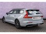 Volvo V60 2.0 T6 Plug-in hybrid AWD Plus Dark | Harman Kardon Audio | Trekhaak | Stoel- / Stuurverwarming Voor + Achter | 360 Camera | Adaptive Cruise | Long Range | Google | Carplay | Dodehoekdetectie