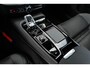 Volvo V60 2.0 T6 Plug-in hybrid AWD Plus Dark | Harman Kardon Audio | Trekhaak | Stoel- / Stuurverwarming Voor + Achter | 360 Camera | Adaptive Cruise | Long Range | Google | Carplay | Dodehoekdetectie