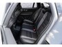 Volvo V60 2.0 T6 Plug-in hybrid AWD Plus Dark | Harman Kardon Audio | Trekhaak | Stoel- / Stuurverwarming Voor + Achter | 360 Camera | Adaptive Cruise | Long Range | Google | Carplay | Dodehoekdetectie